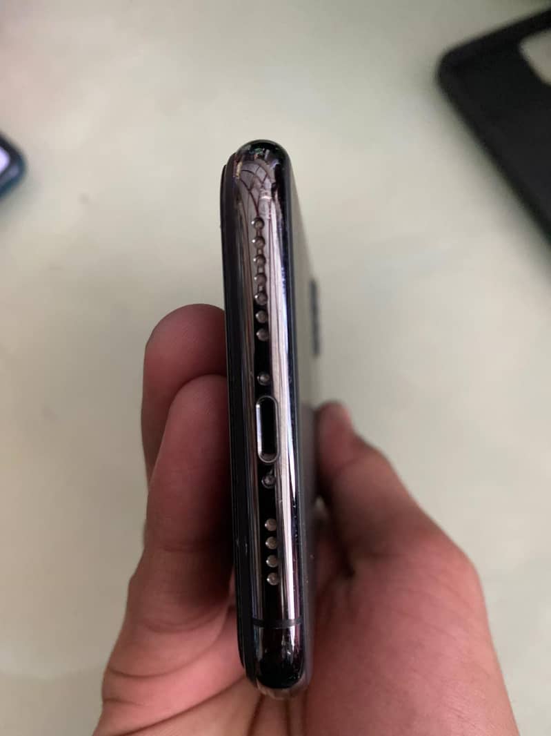 Apple iPhone 11 Pro Max 3