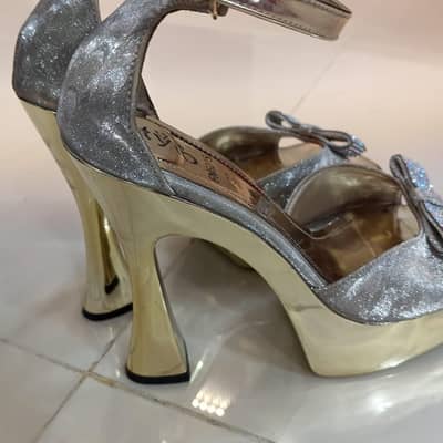 Stylo bridal heels for sale in 10k