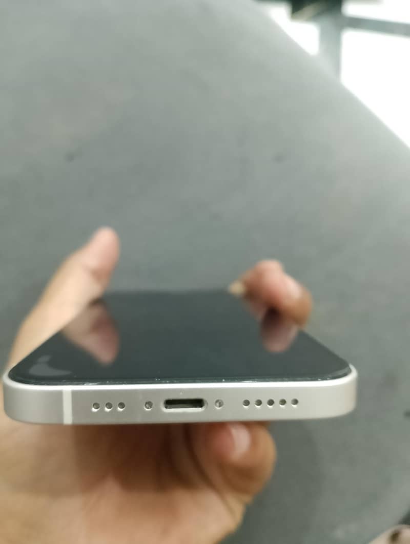 Apple iPhone 12 1