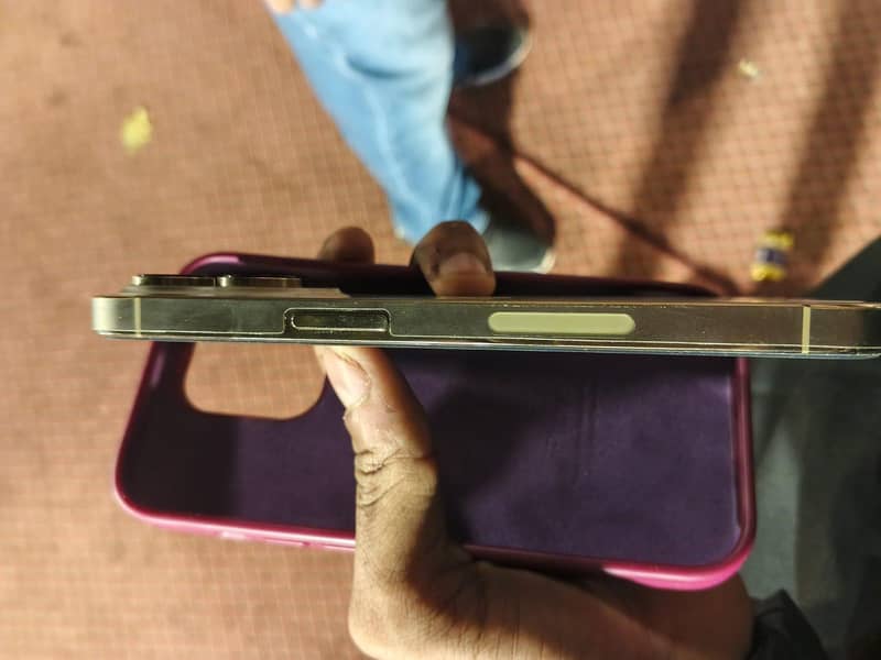 Apple iPhone 14 Pro jv 2
