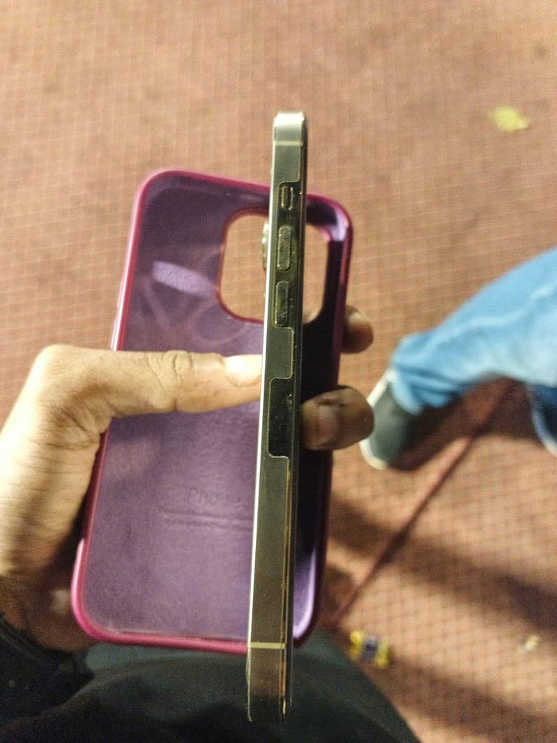 Apple iPhone 14 Pro jv 4