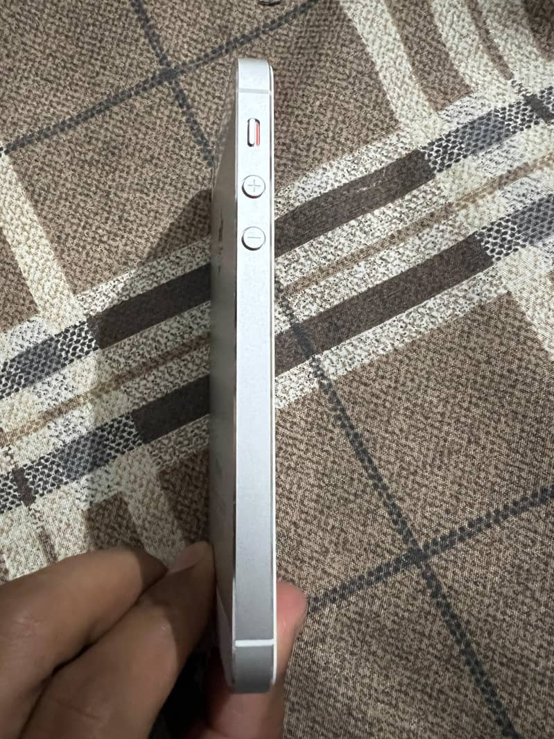Apple iPhone 5 3