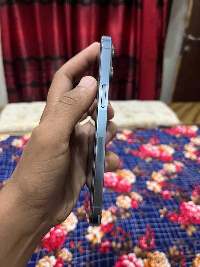 iPhone 13 pro 2