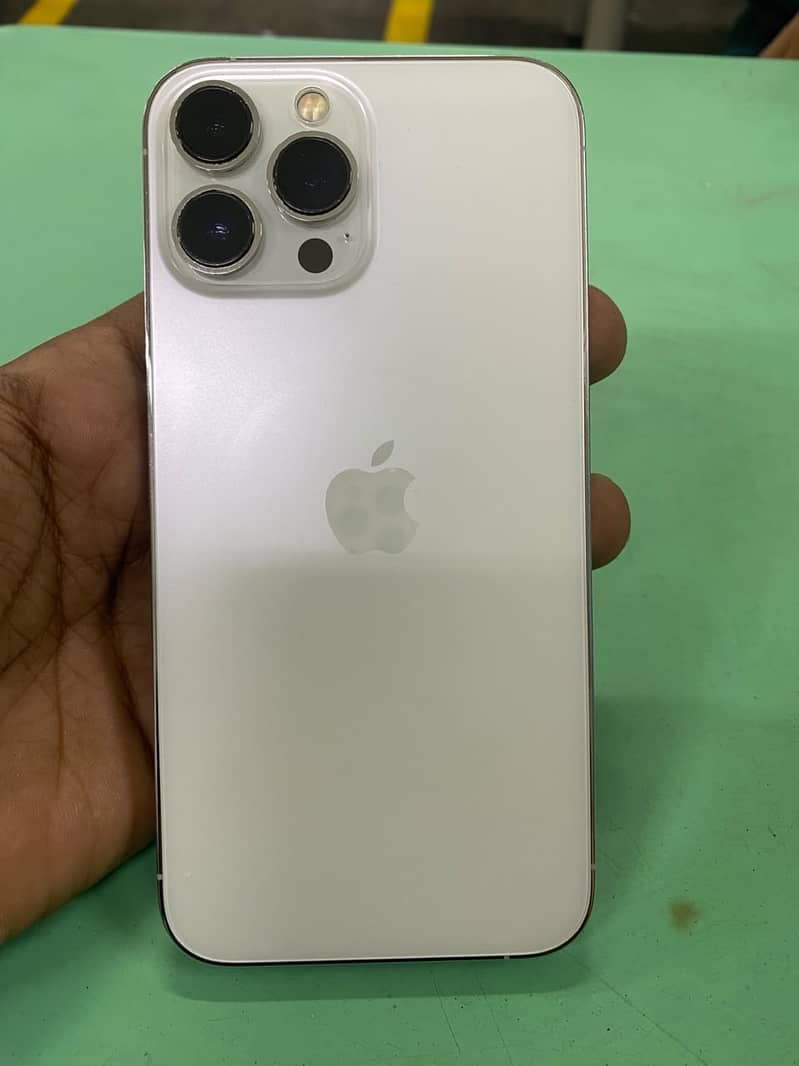 Apple iPhone 13 Pro Max 0