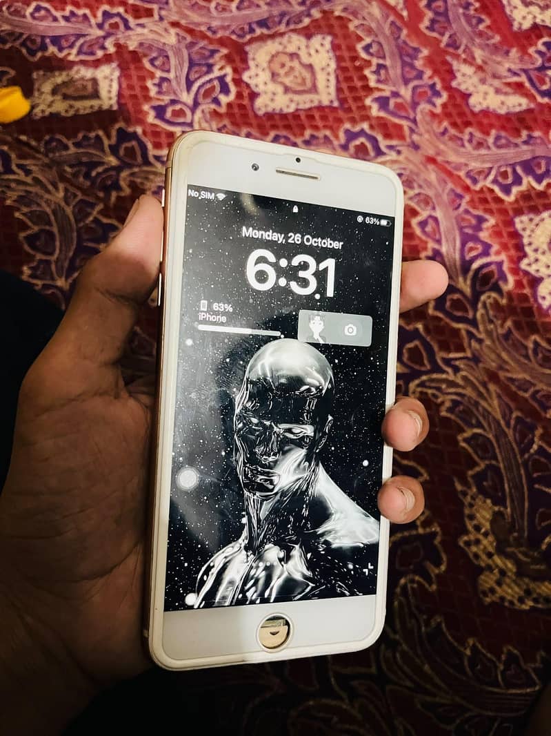 Apple iPhone 8 Plus 3