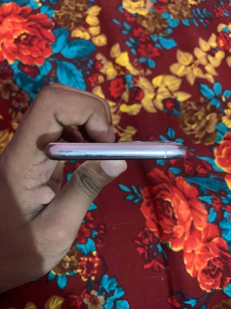 Apple iPhone 11 Pro 0