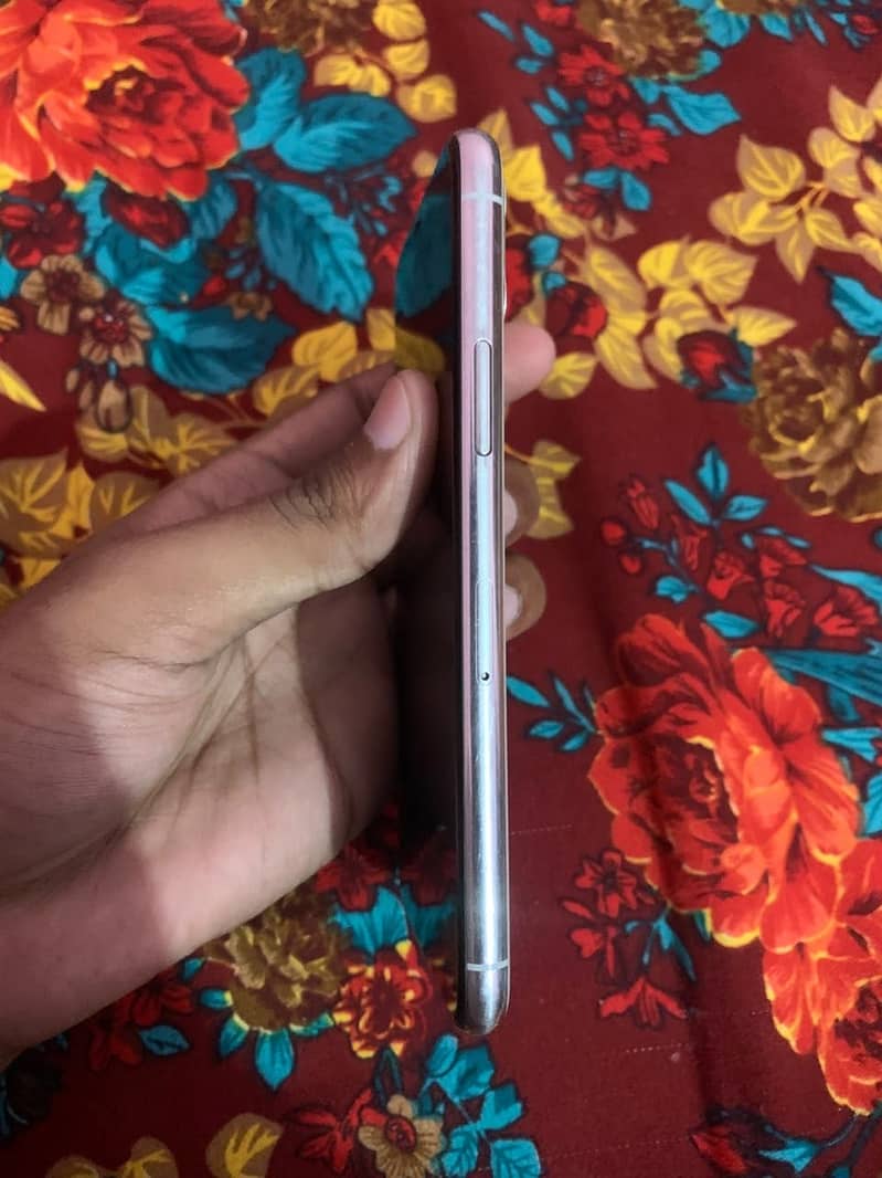Apple iPhone 11 Pro 3