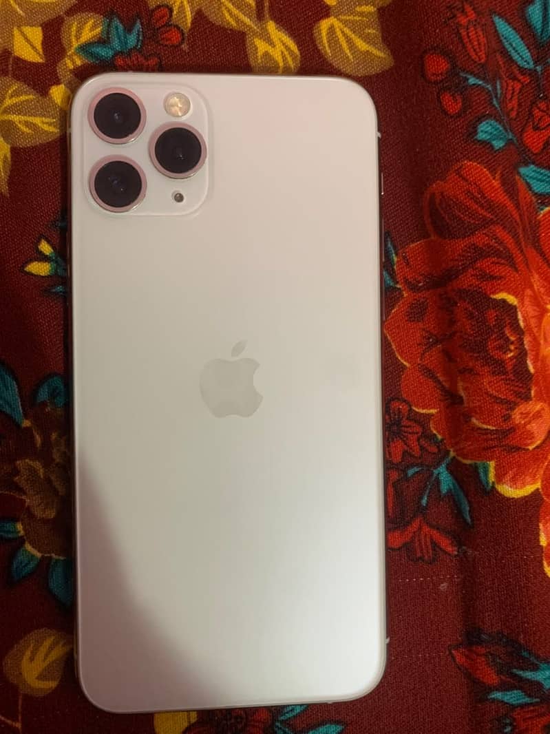 Apple iPhone 11 Pro 4