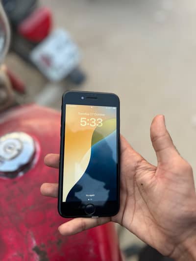Apple iPhone SE