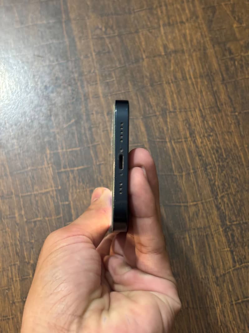 Apple iPhone 13 1
