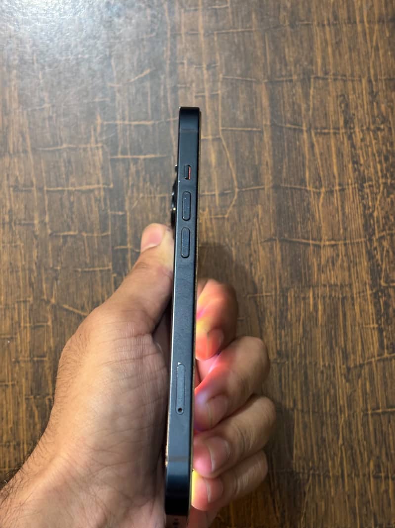 Apple iPhone 13 3
