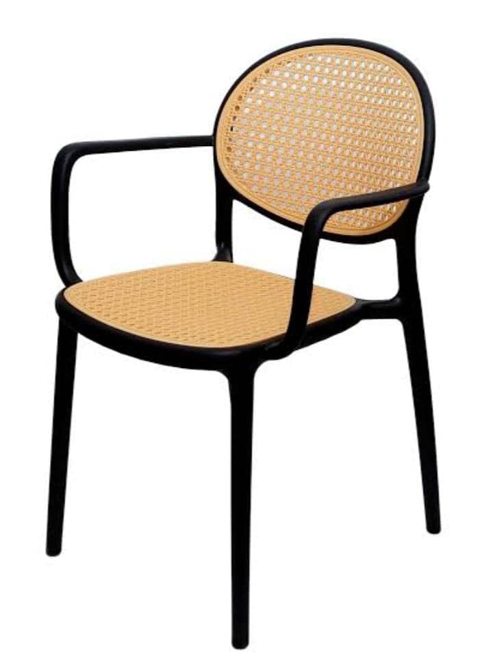 All types dining Tabiles available 14