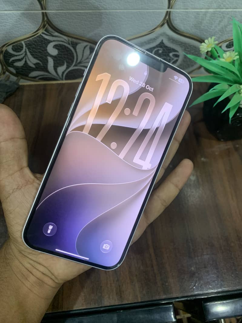 Apple iPhone 14 plus 3