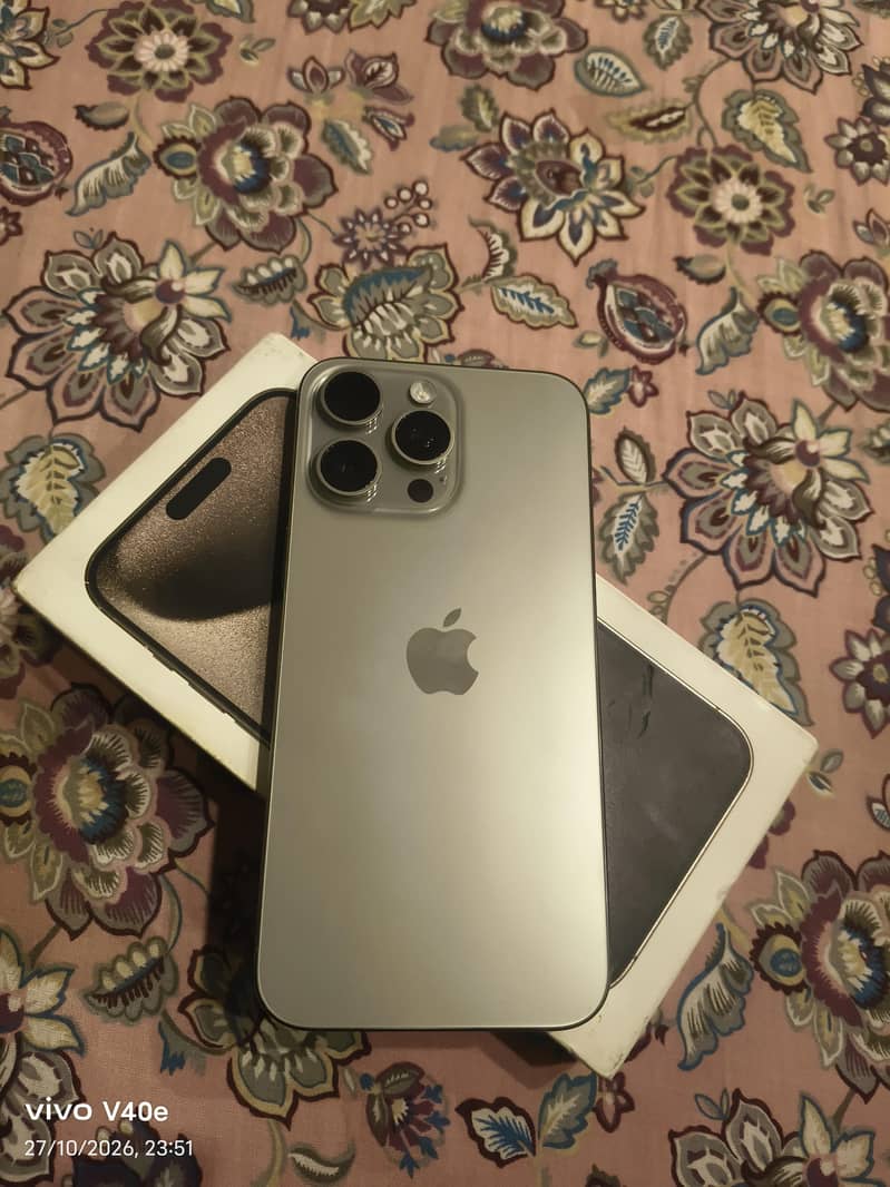 Apple iPhone 15 Pro Max 0