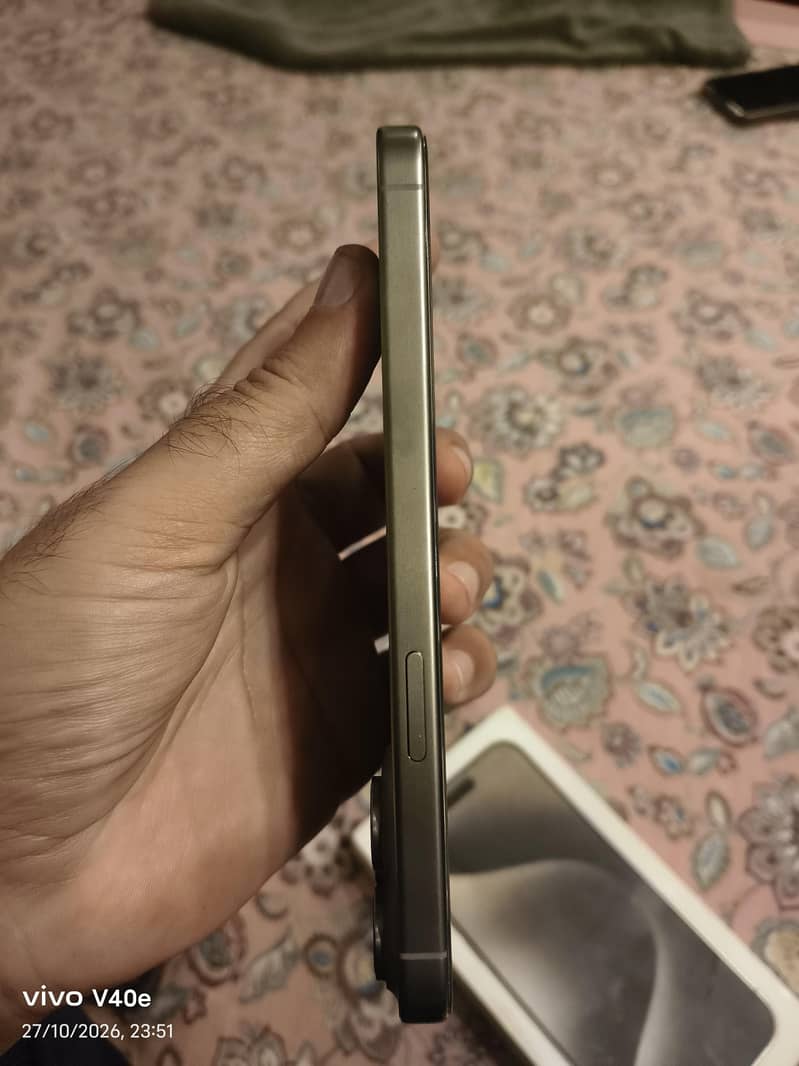 Apple iPhone 15 Pro Max 2