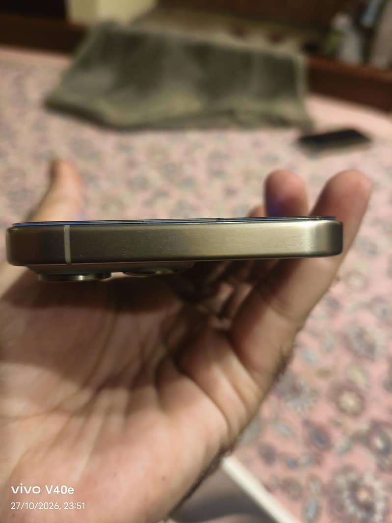 Apple iPhone 15 Pro Max 4