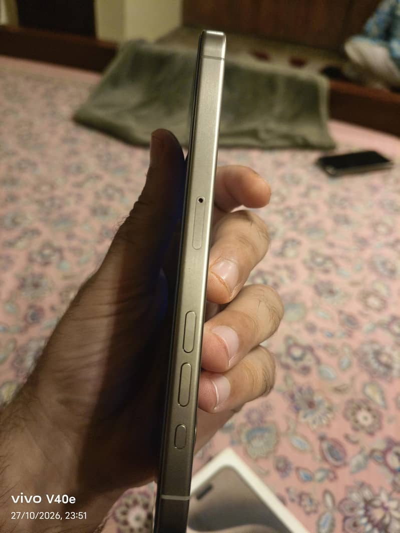 Apple iPhone 15 Pro Max 5