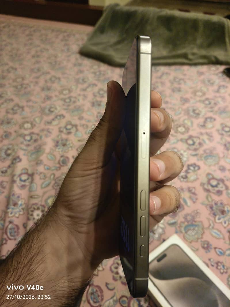 Apple iPhone 15 Pro Max 6