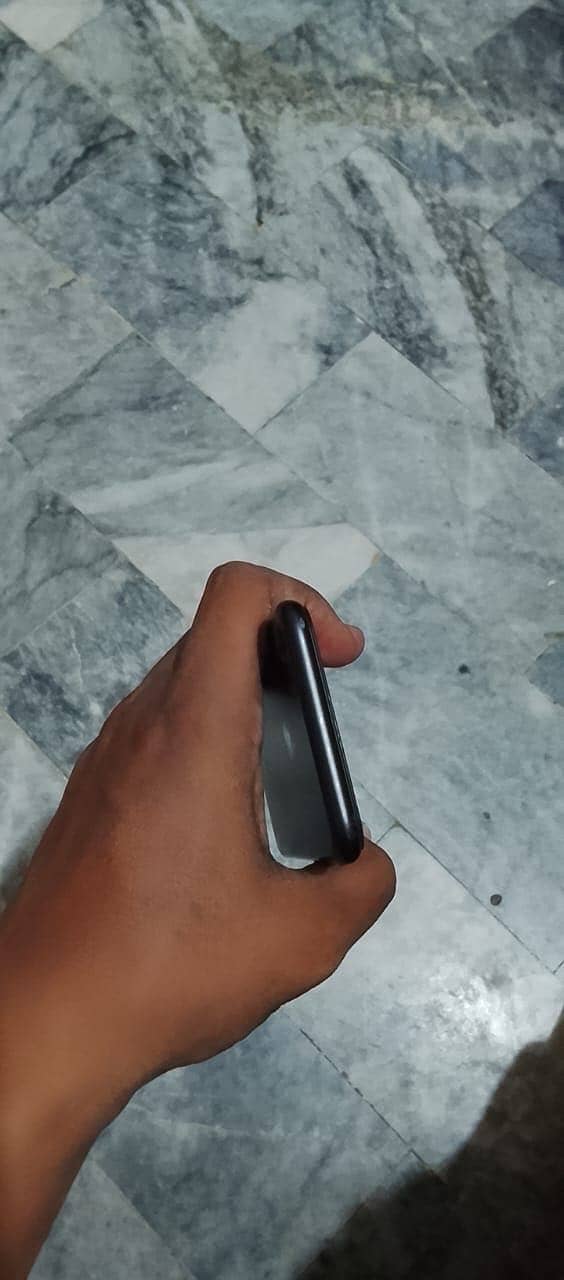 Apple iPhone 7 1