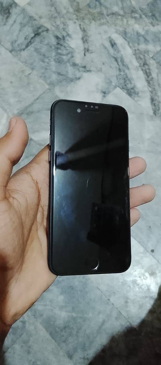 Apple iPhone 7 4