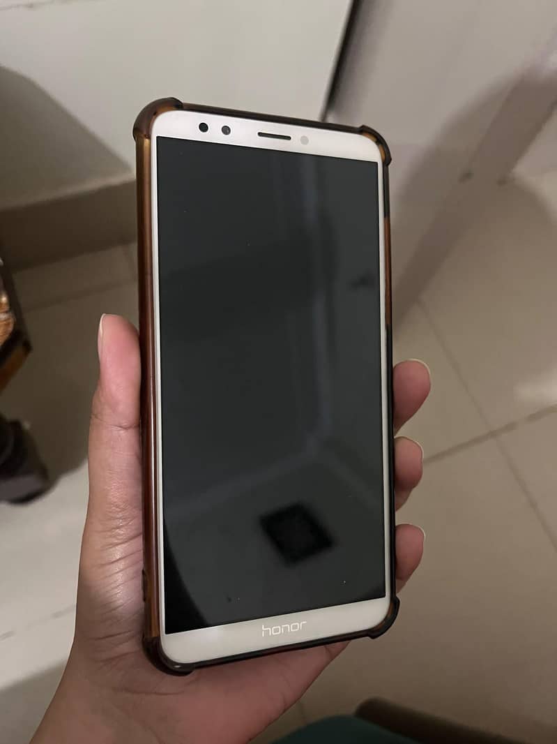 Honor 7C 1