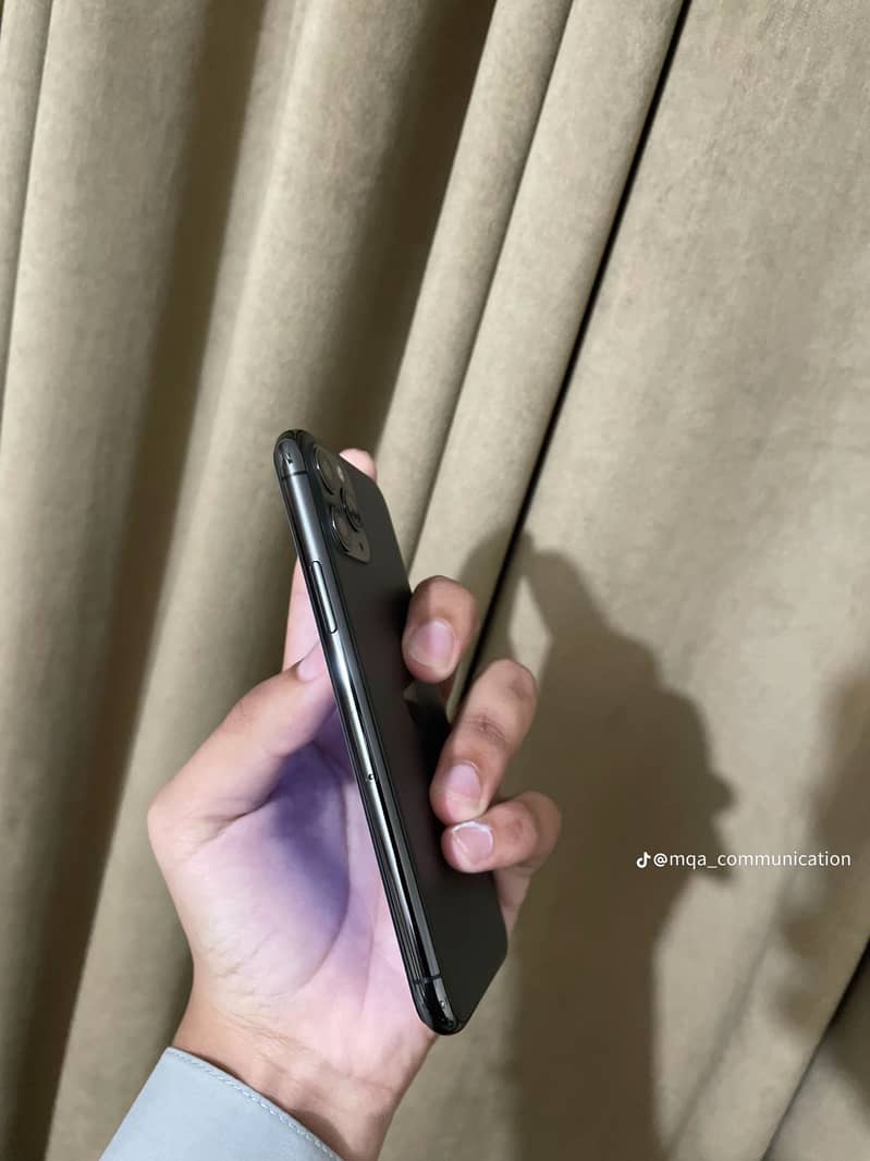 Apple iPhone 11 Pro 2