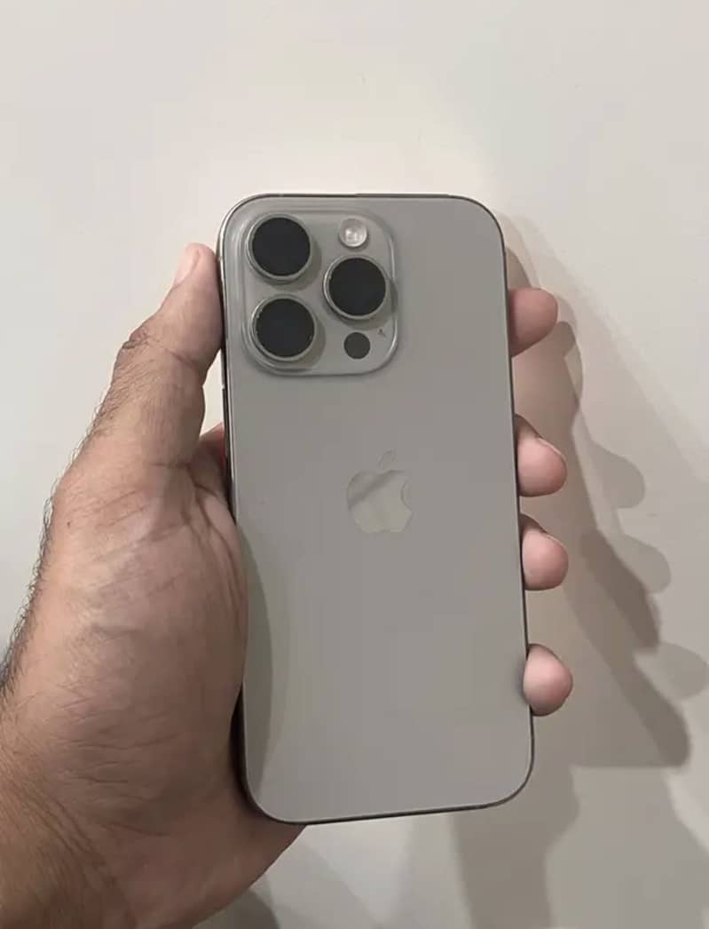 Apple iPhone 16 Pro 0