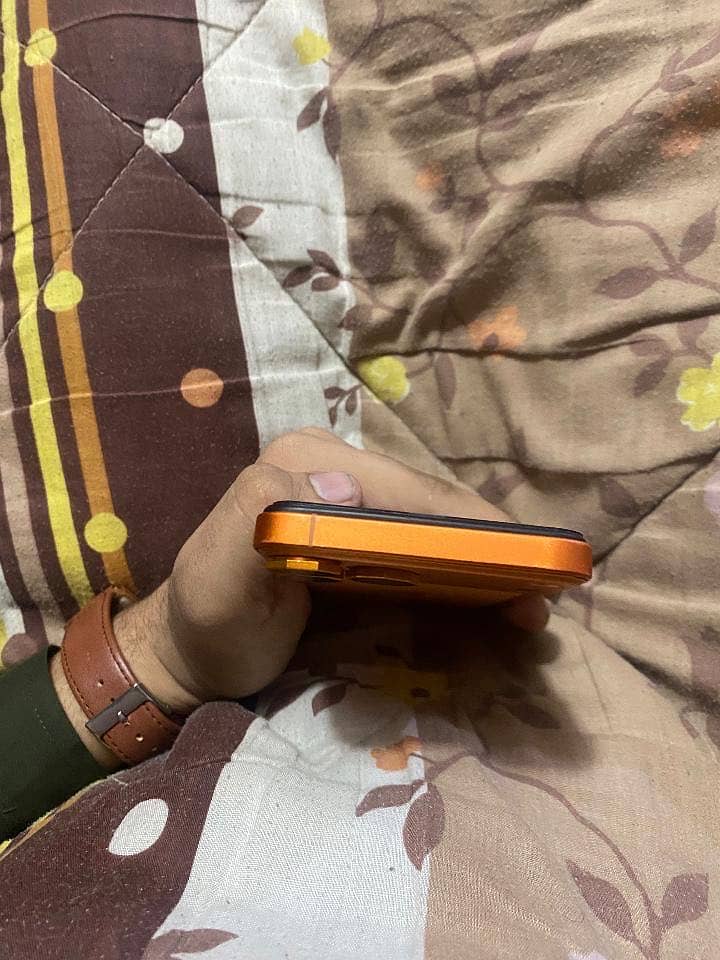 Apple iPhone XS Max 7