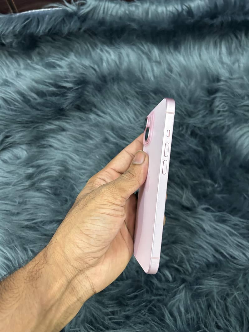 Apple iPhone 15 3