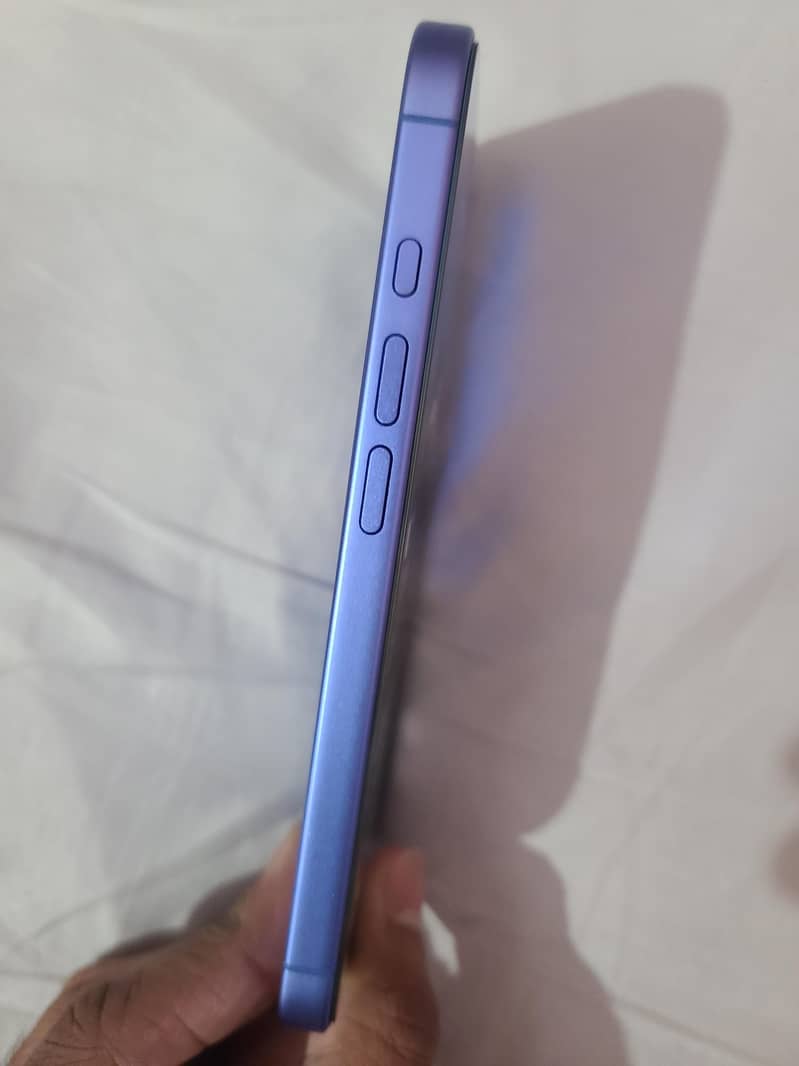 Apple iPhone 16 1