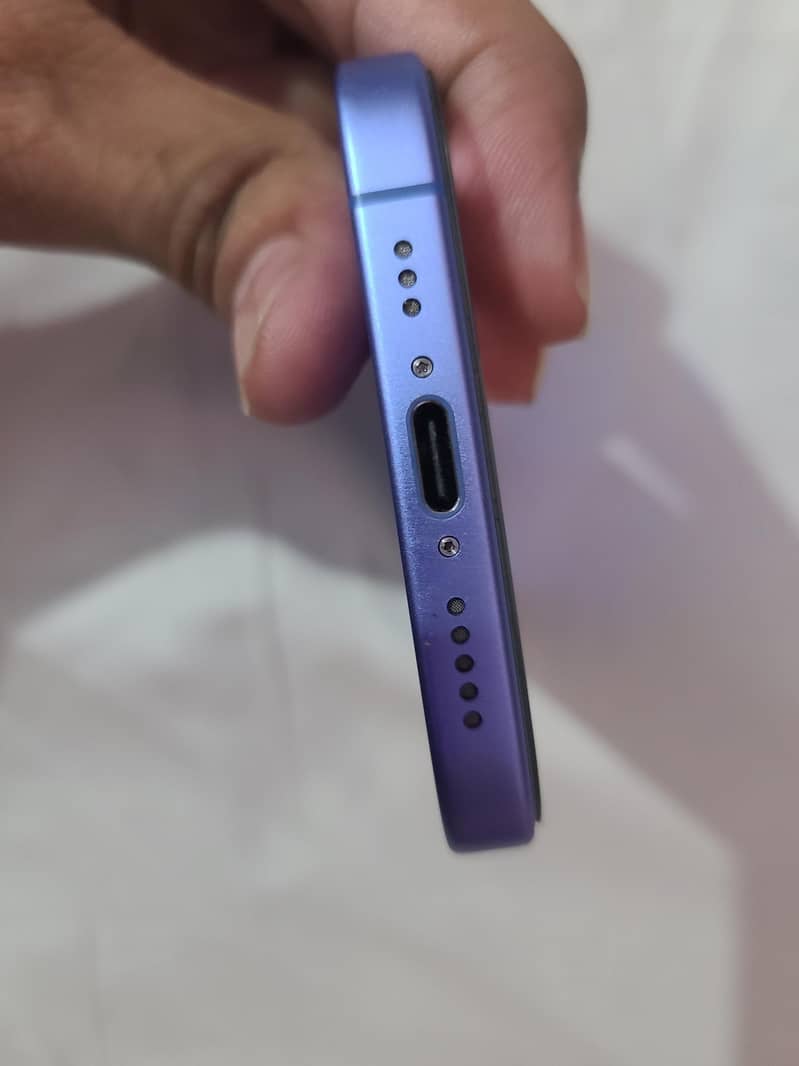 Apple iPhone 16 2