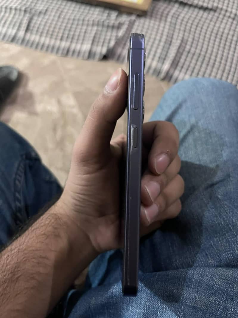 Samsung S24 2