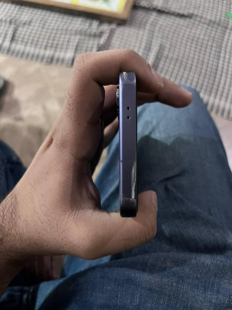 Samsung S24 4