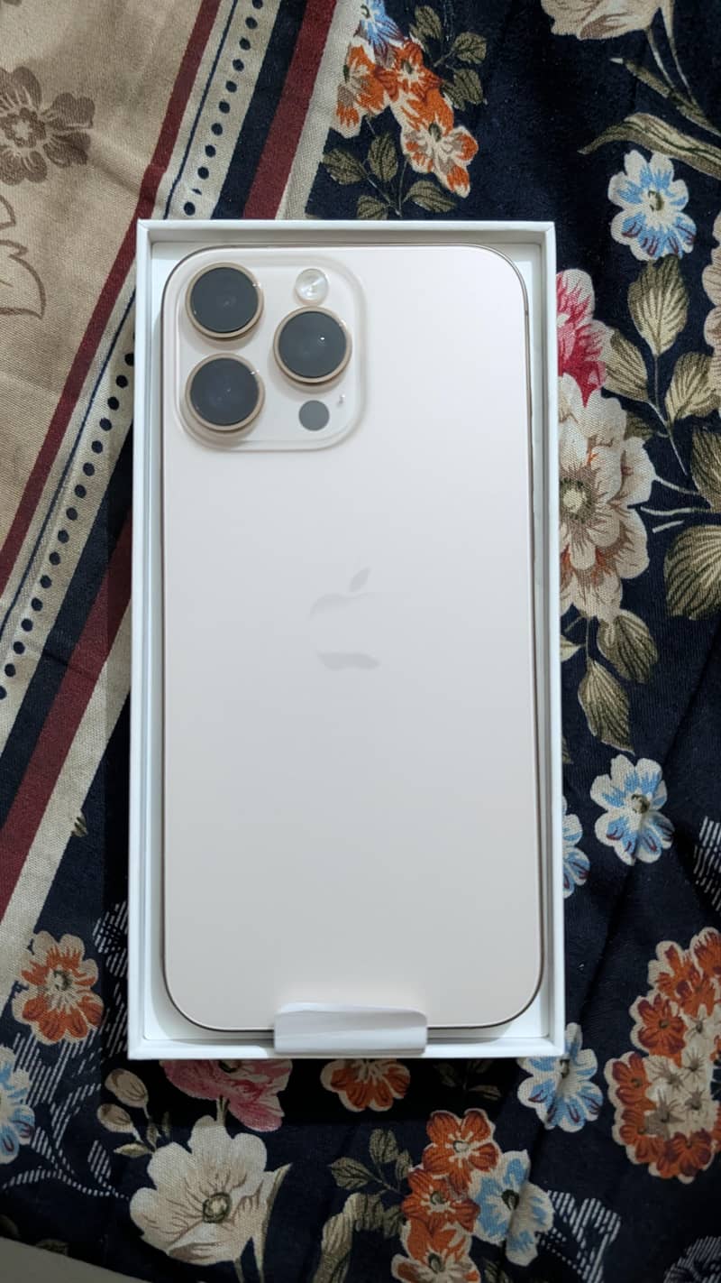 Apple iPhone 16 Pro Max 0