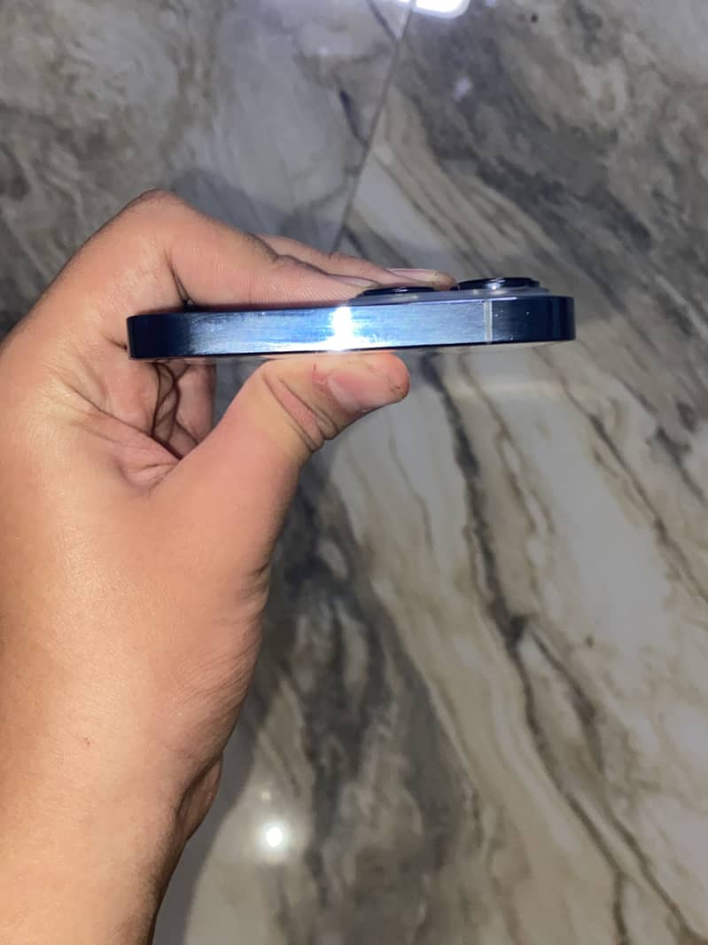 Apple iPhone 13 Pro Max 1