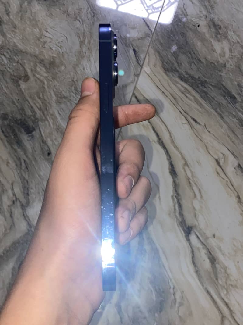 Apple iPhone 13 Pro Max 4