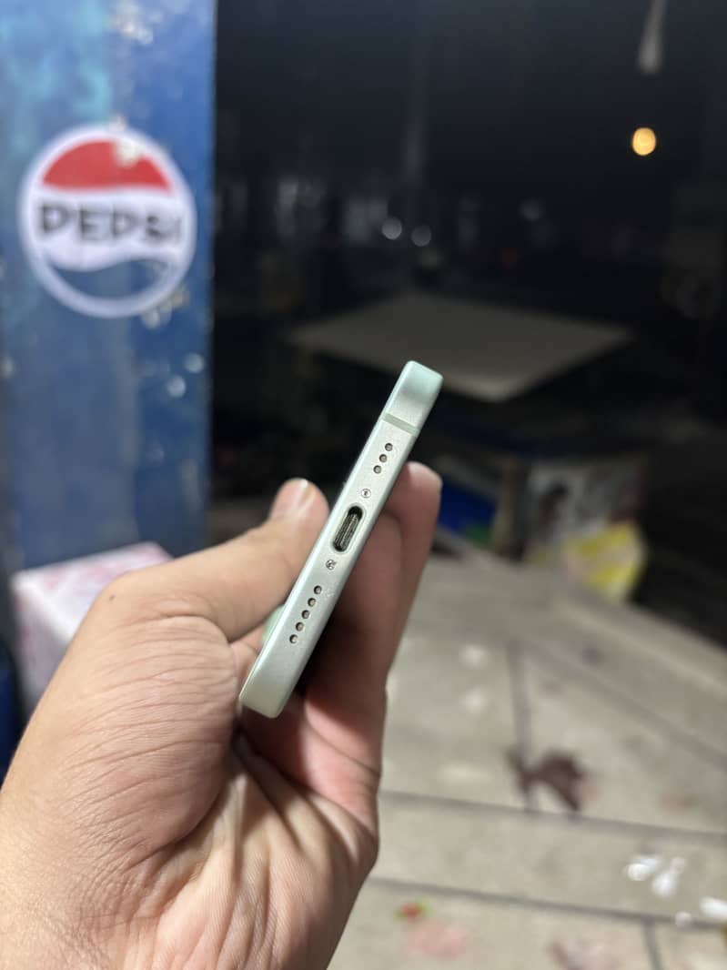 Apple iPhone 15 5