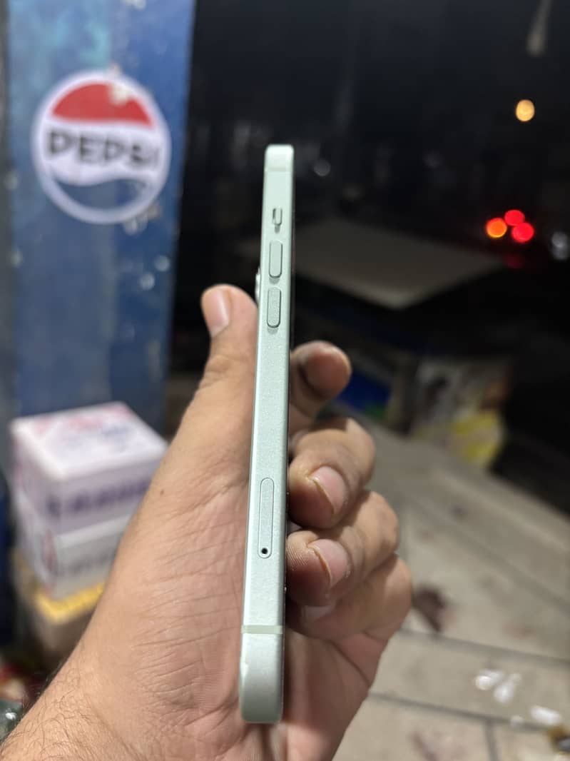 Apple iPhone 15 7