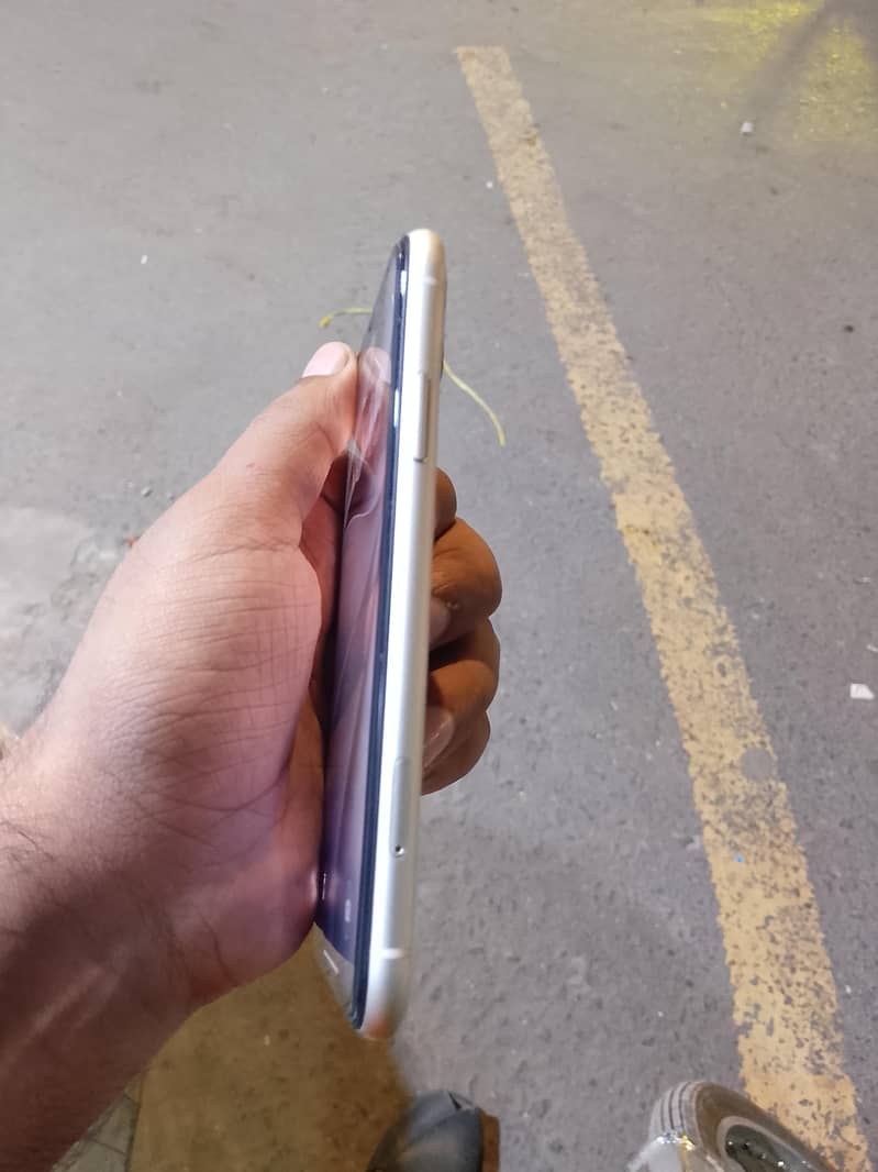 Apple iPhone 11 2
