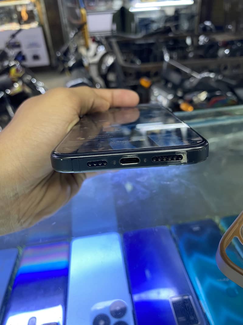 Apple iPhone 15 Pro Max 3