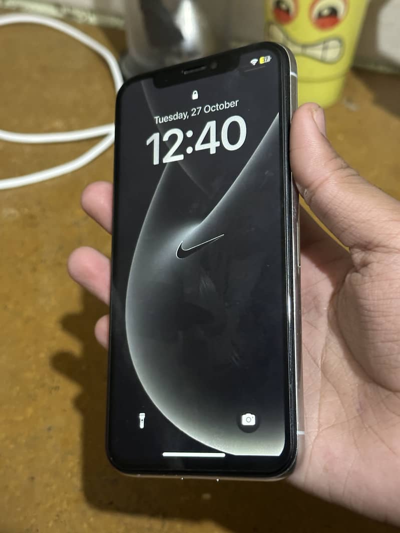 iPhone XS 0