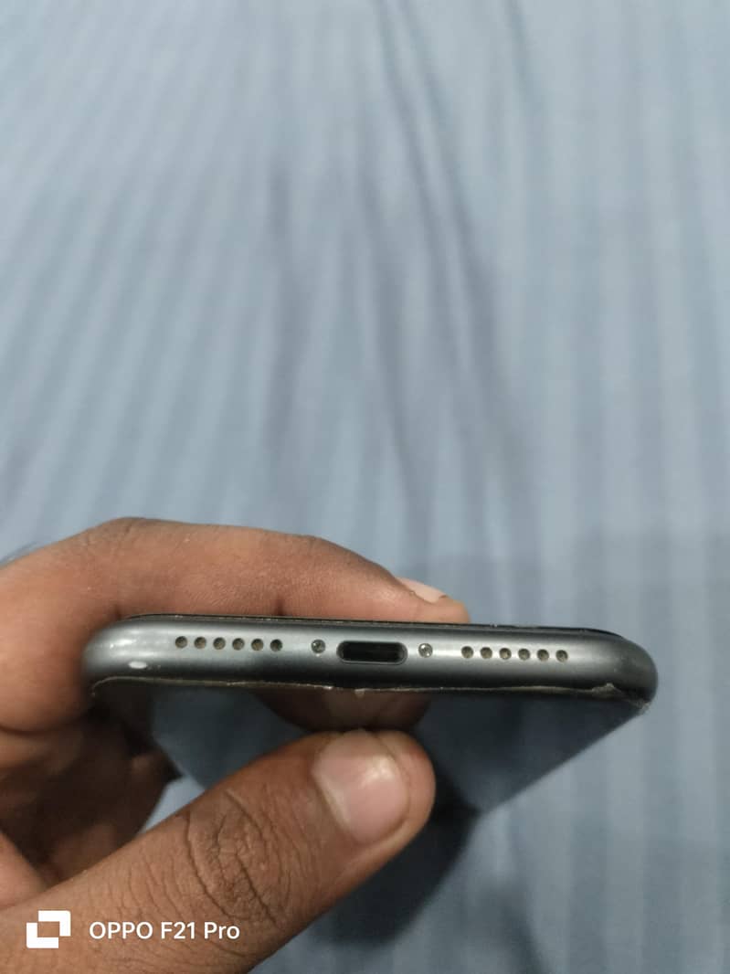 Apple iPhone 11 3