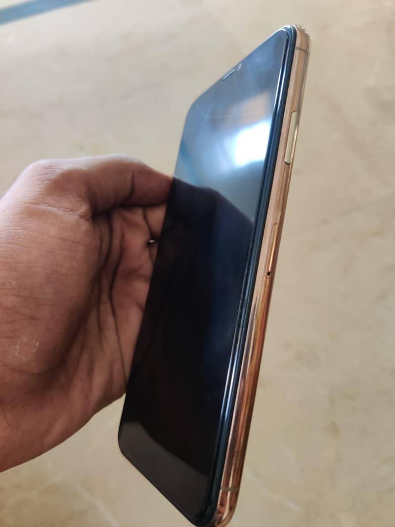 Apple iPhone 11 Pro Max 3