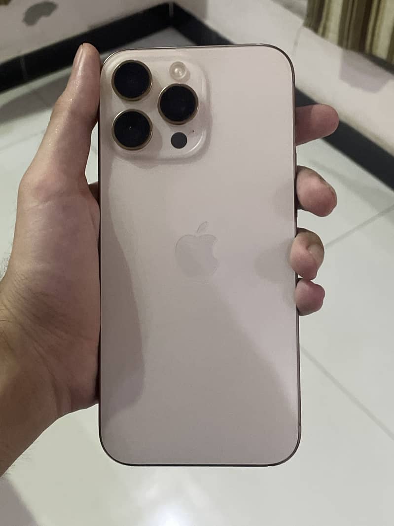 Apple iPhone 16 Pro Max 1