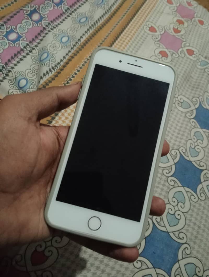 Apple iPhone 7 Plus 3