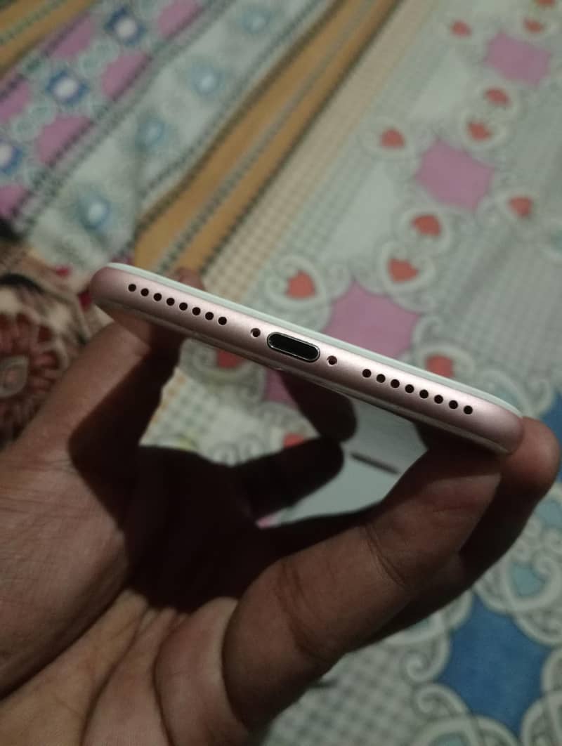 Apple iPhone 7 Plus 4