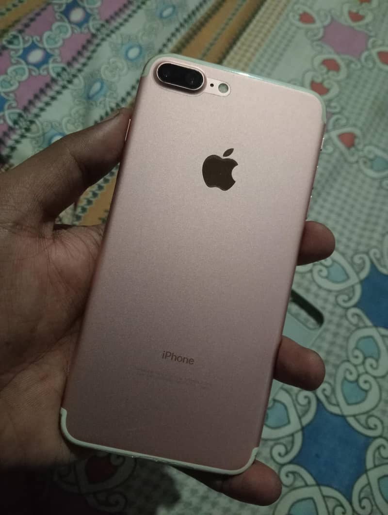 Apple iPhone 7 Plus 5
