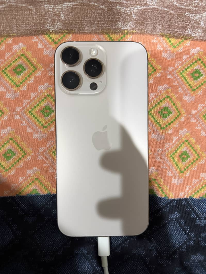 Apple iPhone 16 Pro Max 0