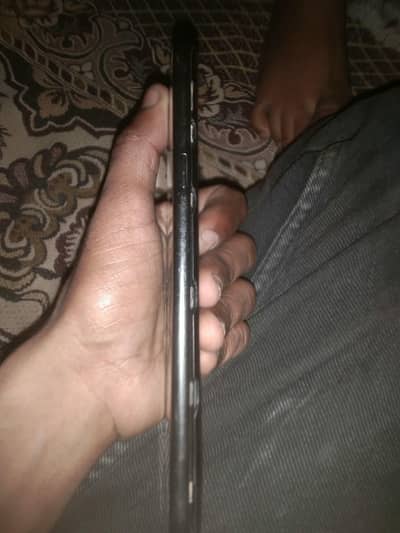 Samsung Mobile J4