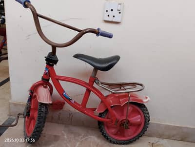 4 wheels or 2 wheels cycle for age 3_6 years